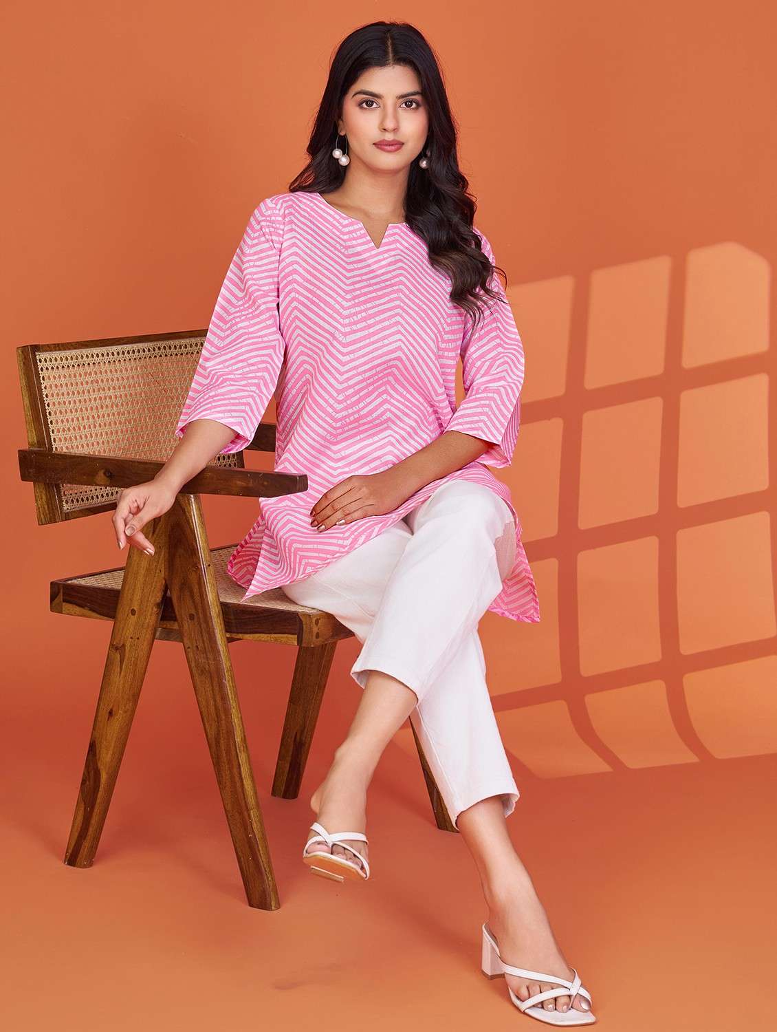 women printed three quarter sleeve straight kurti - 22009150 - Zoom Image - 0
