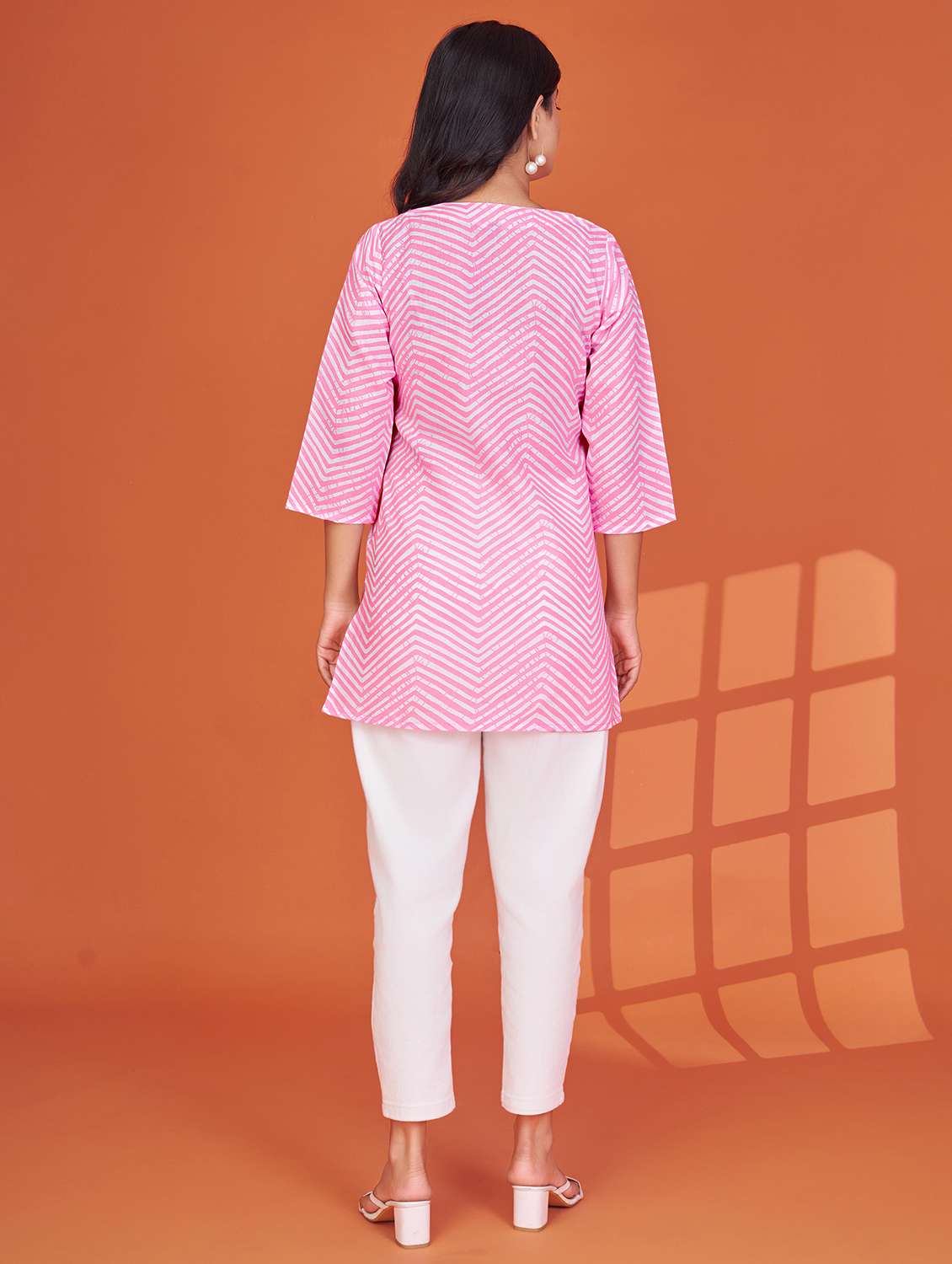 women printed three quarter sleeve straight kurti - 22009150 - Standard Image - 3