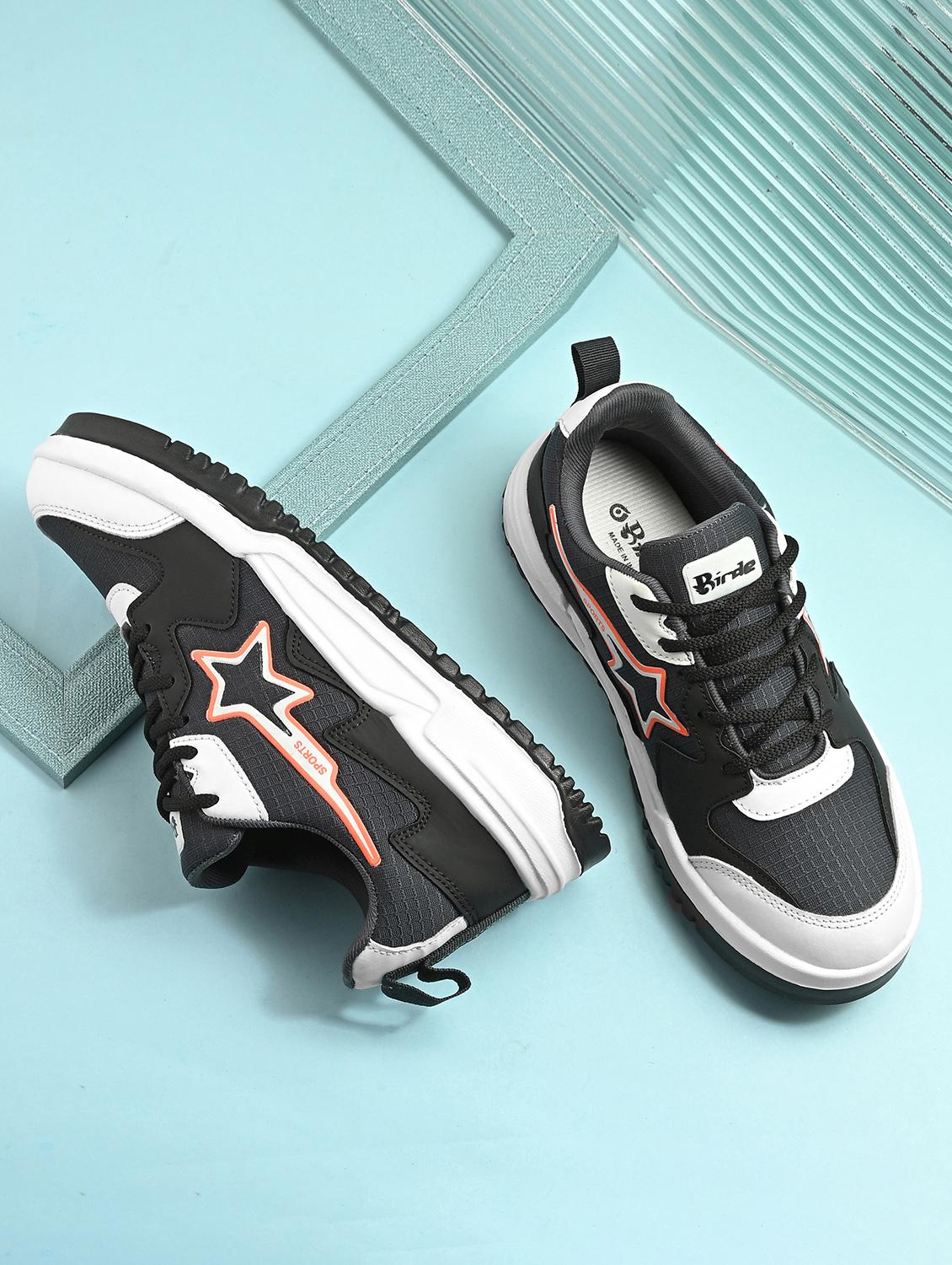 men black lace up sneaker