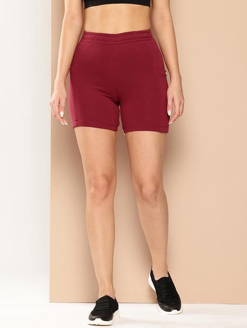 women solid mid rise sports shorts - 22009401 - Standard Image - 0