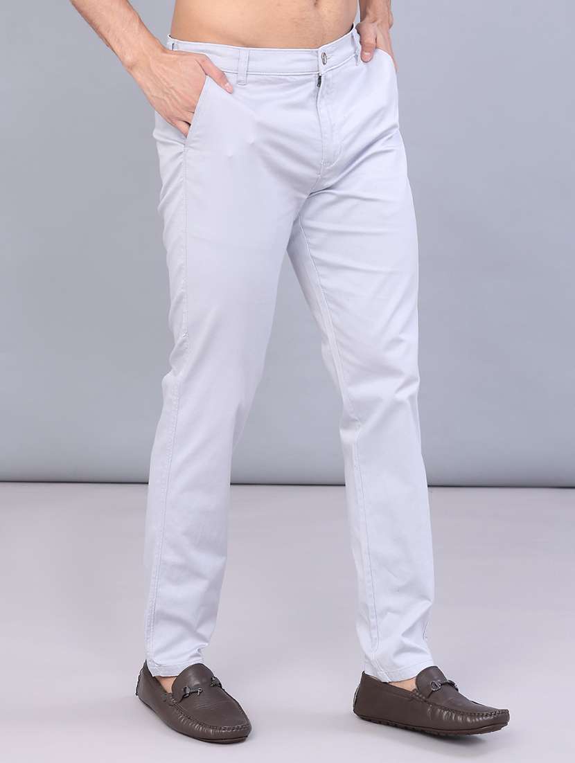 men solid mid rise straight fit chinos 