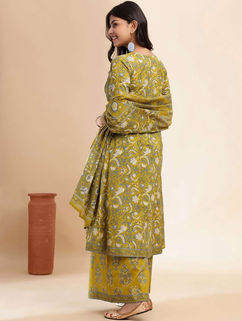 women floral three quarter sleeve kurta palazzo with dupatta set - 22011169 -  Standard Image - 3