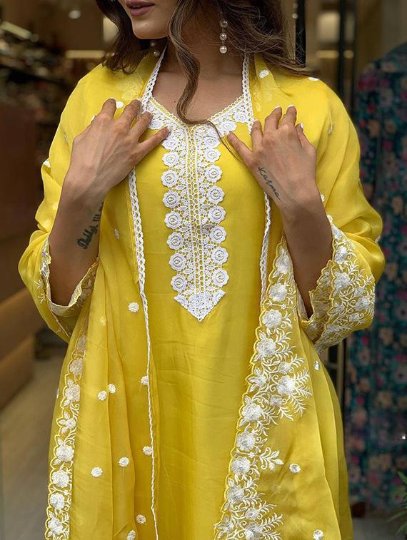 women embroidered three quarter sleeve kurta pant with dupatta set - 22011183 - Standard Image - 5