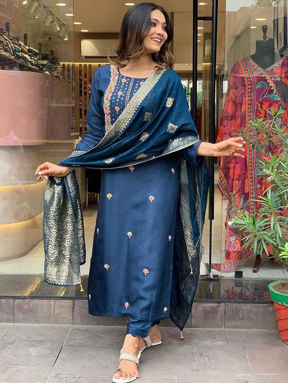 women embroidered three quarter sleeve kurta pant with dupatta set - 22011199 - Standard Image - 3