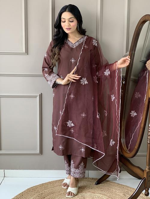 women embroidered three quarter sleeve kurta pant with dupatta set - 22011244 - Standard Image - 0