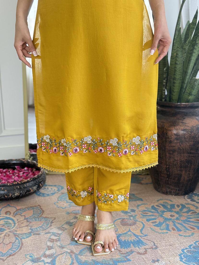 women embroidered three quarter sleeve kurta pant with dupatta set - 22011277 - Standard Image - 5