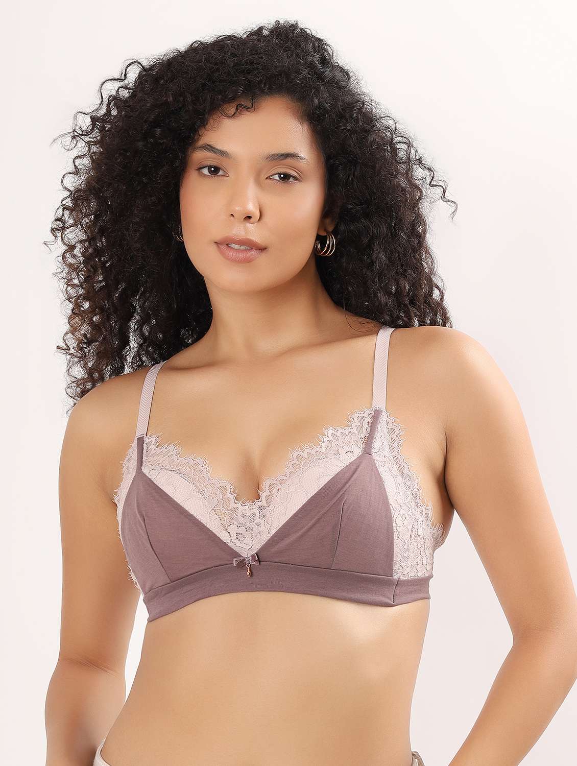 women solid lightly padded lace t-shirt bra