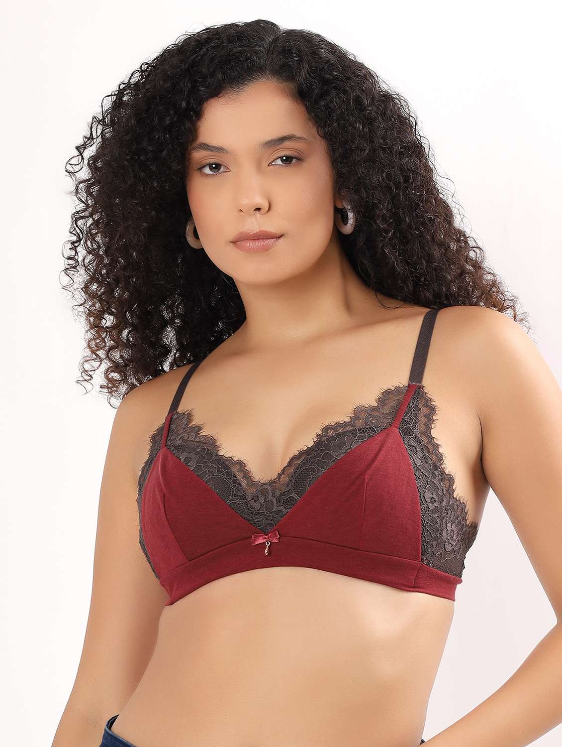 women solid lightly padded lace t-shirt bra