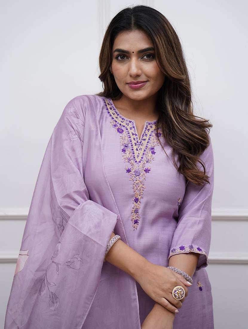 women embroidered three quarter sleeve kurta pant with dupatta set - 22011401 - Standard Image - 3