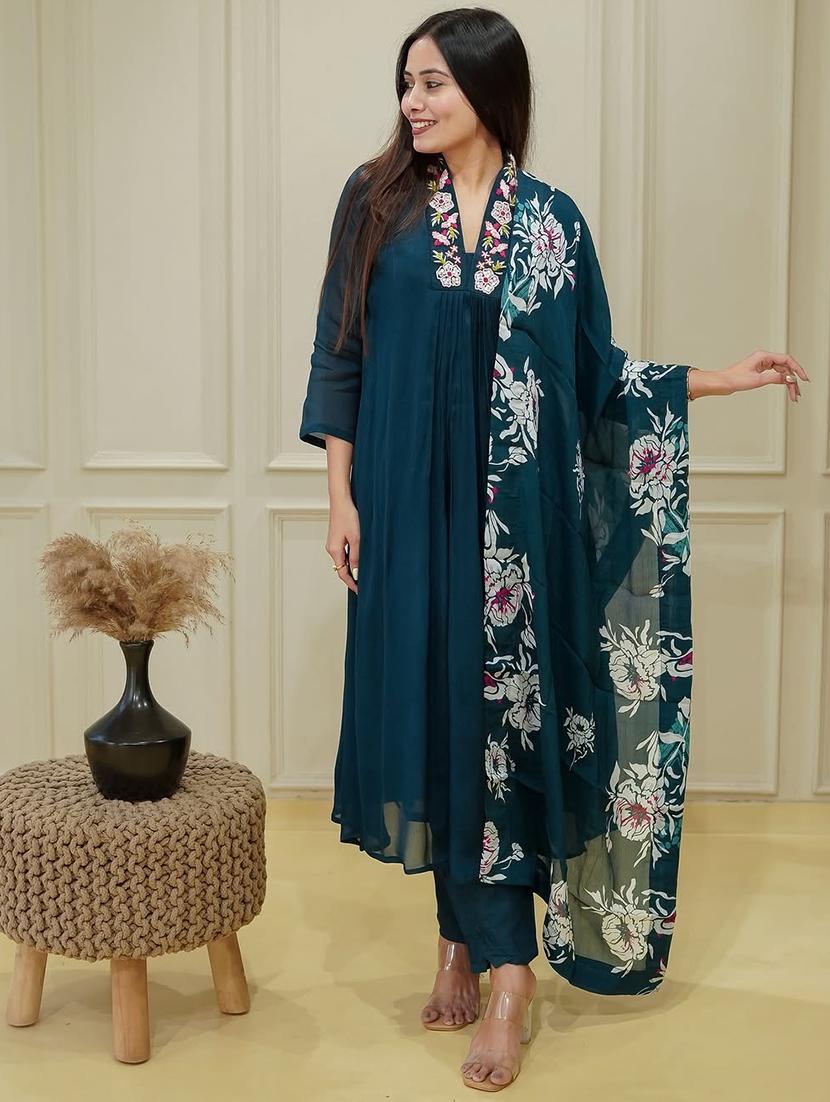 women embroidered three quarter sleeve kurta pant with dupatta set
