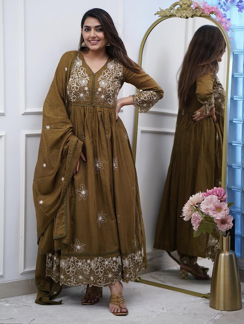 women embroidered three quarter sleeve anarkali kurta pant with dupatta set - 22011417 -  Zoom Image - 0