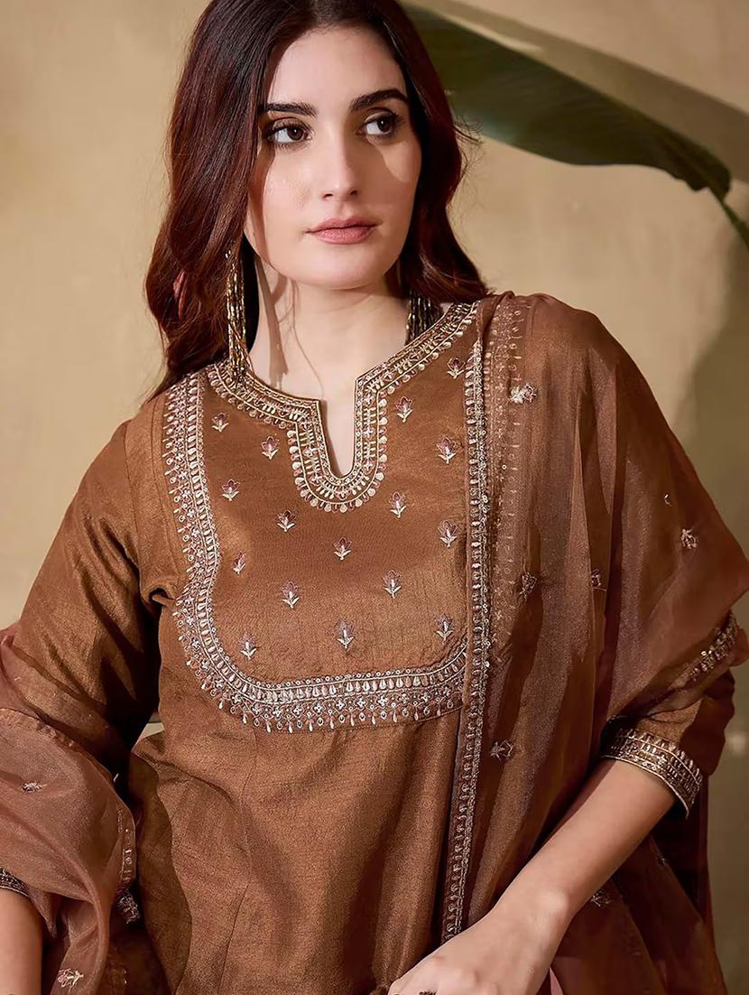 women embroidered three quarter sleeve kurta pant with dupatta set - 22011422 - Standard Image - 5