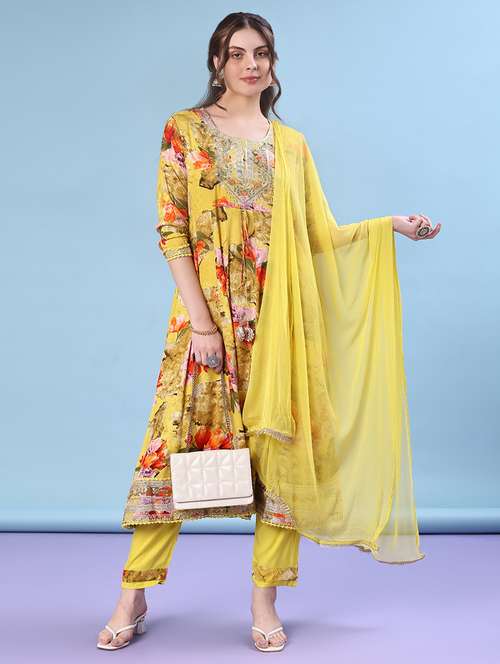 women three quarter sleeve kurta and pant with dupatta - 22011767 -  Standard Image - 0