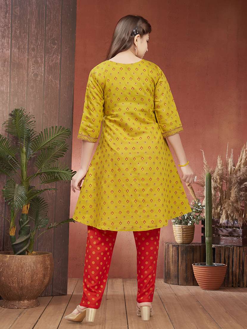 girls embroidered notch neck kurta and pant set - 22012015 -  Standard Image - 3