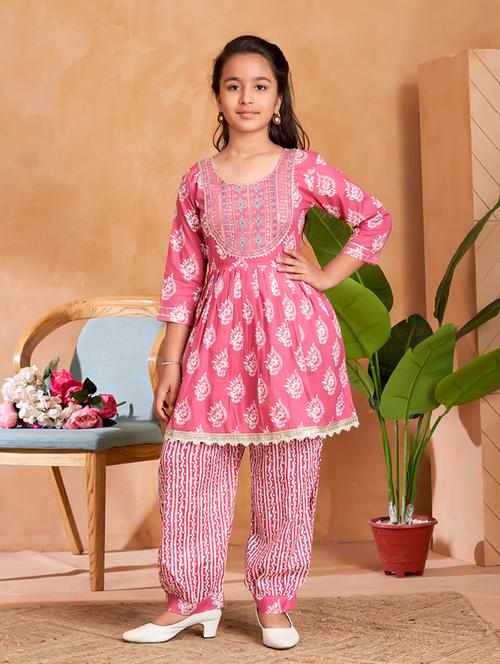 girls printed round neck kurta and salwar set - 22012058 -  Standard Image - 0