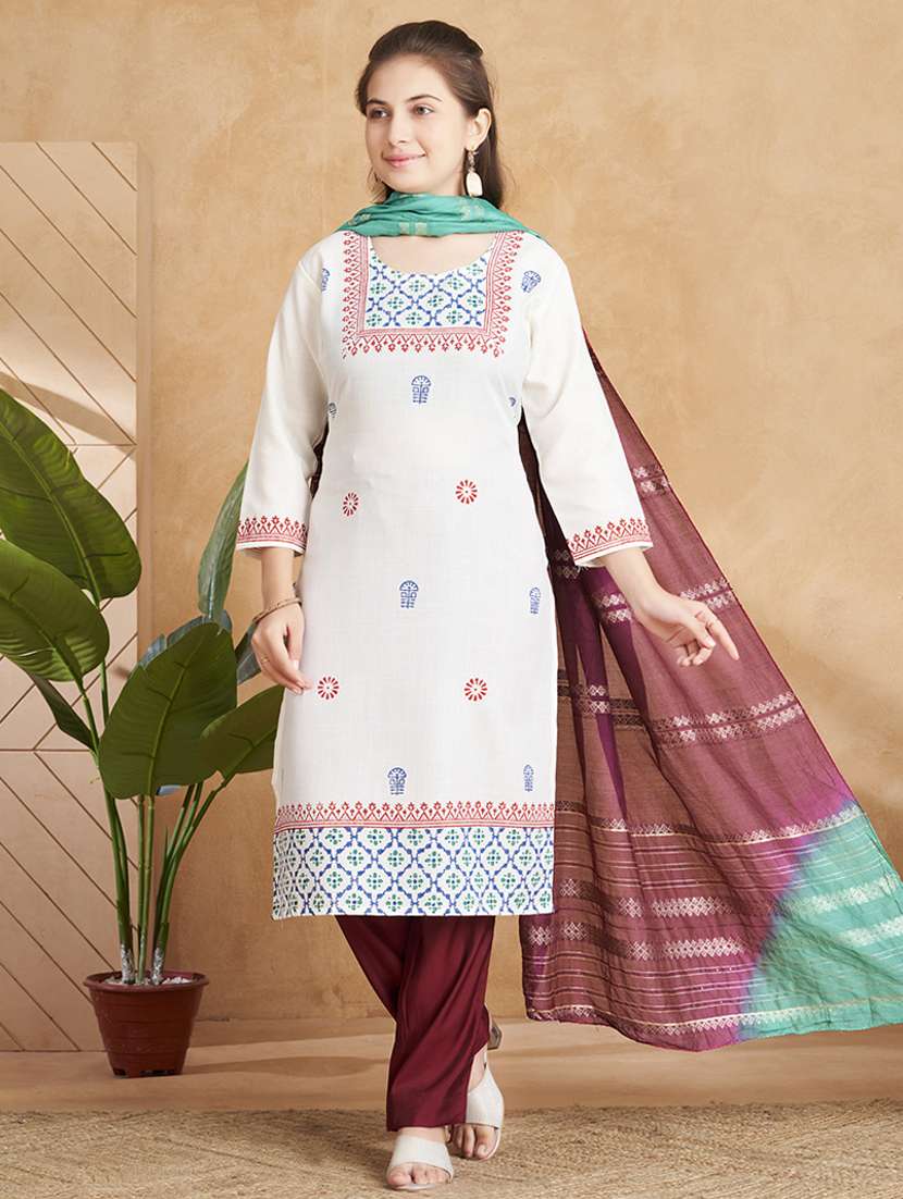 girls printed kurta pants set with dupatta