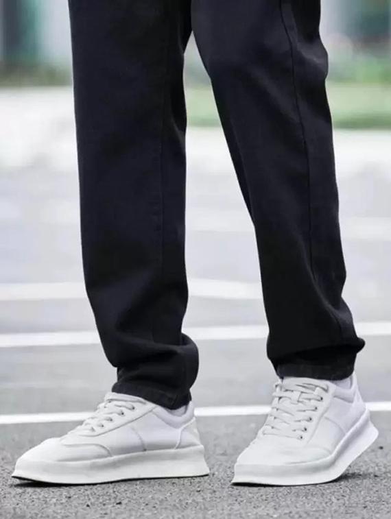 men black plain mid rise relaxed fit jeans - 22012309 - Standard Image - 3