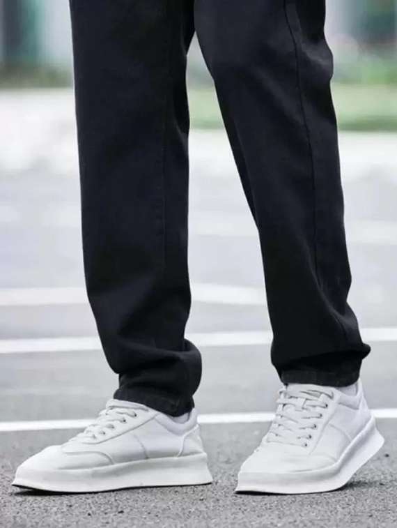 men black plain mid rise relaxed fit jeans - 22012319 - Standard Image - 3