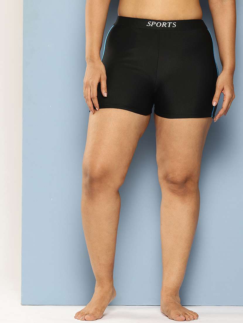 women solid high rise cycling shorts