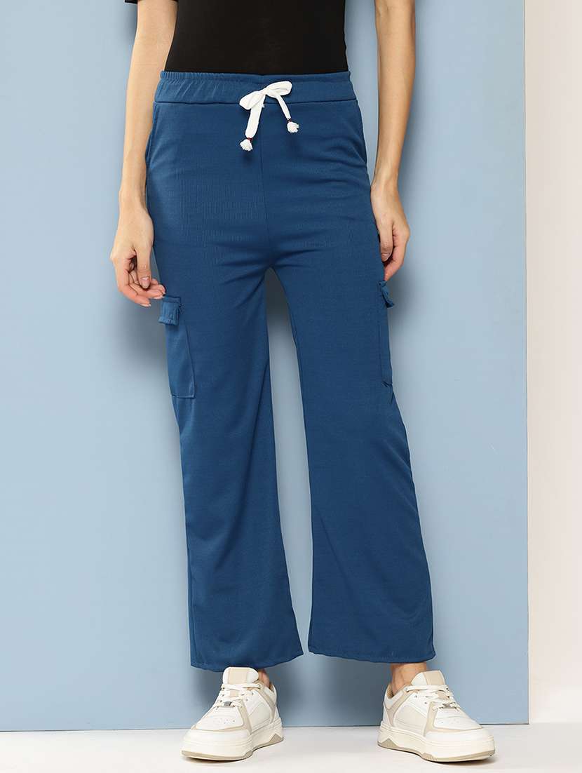 women solid mid rise relaxed fit cargo