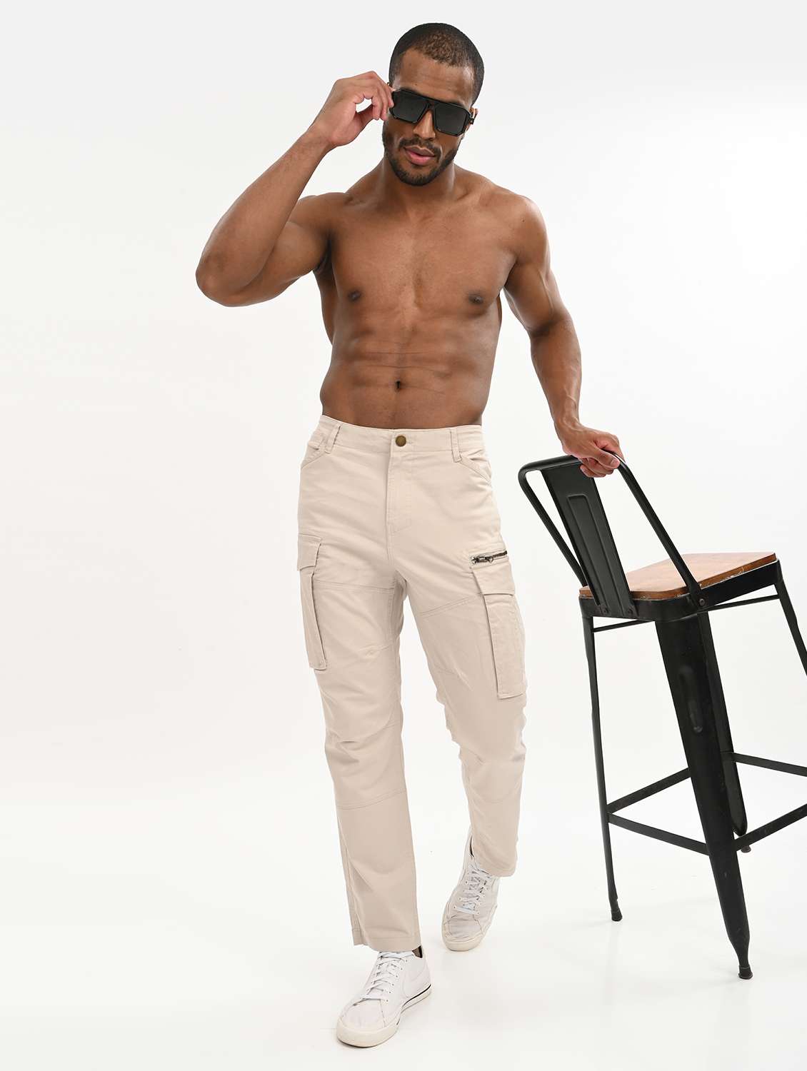 men solid mid rise relaxed fit cargo - 22012857 - Standard Image - 3