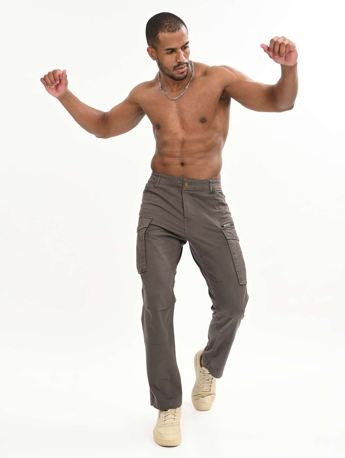 men solid mid rise relaxed fit cargo - 22012859 - Standard Image - 3