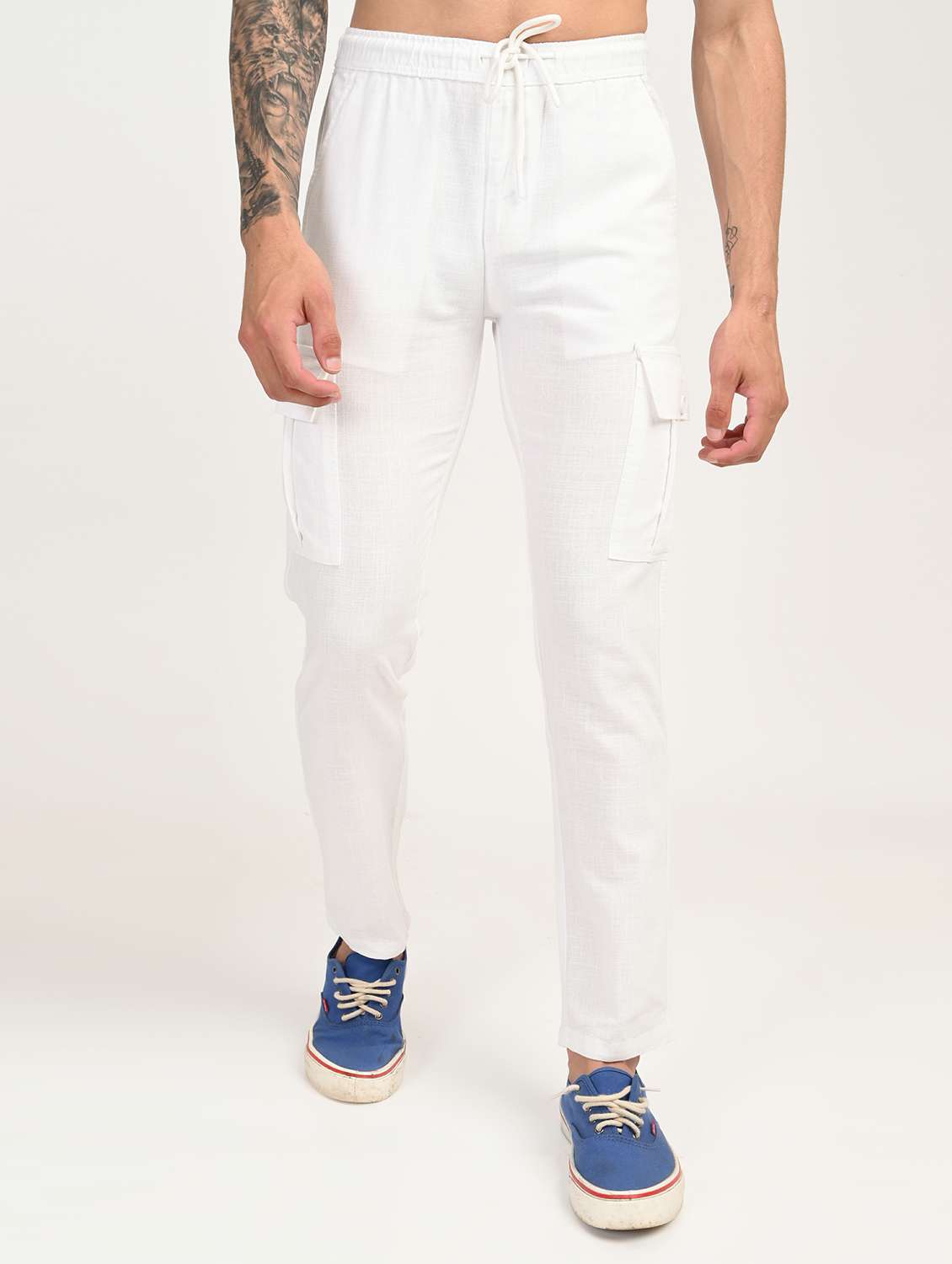 men solid mid rise relaxed fit cargo - 22012881 - Zoom Image - 0