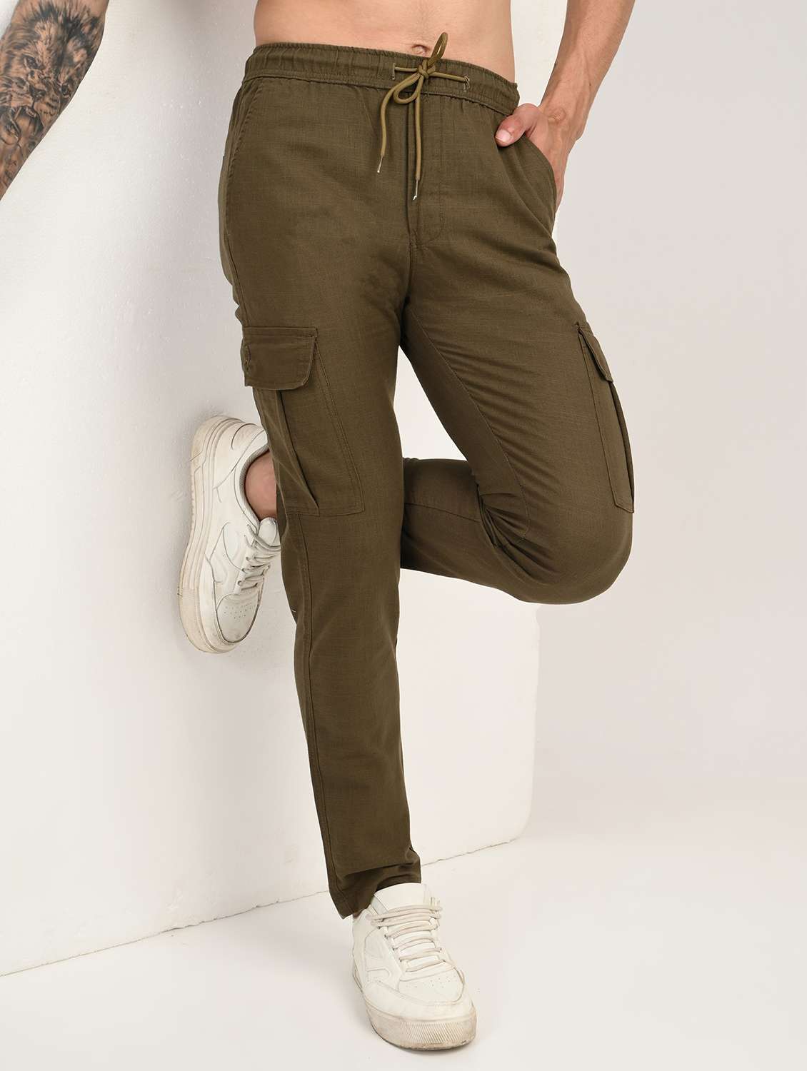 men solid mid rise relaxed fit cargo - 22012884 - Standard Image - 5