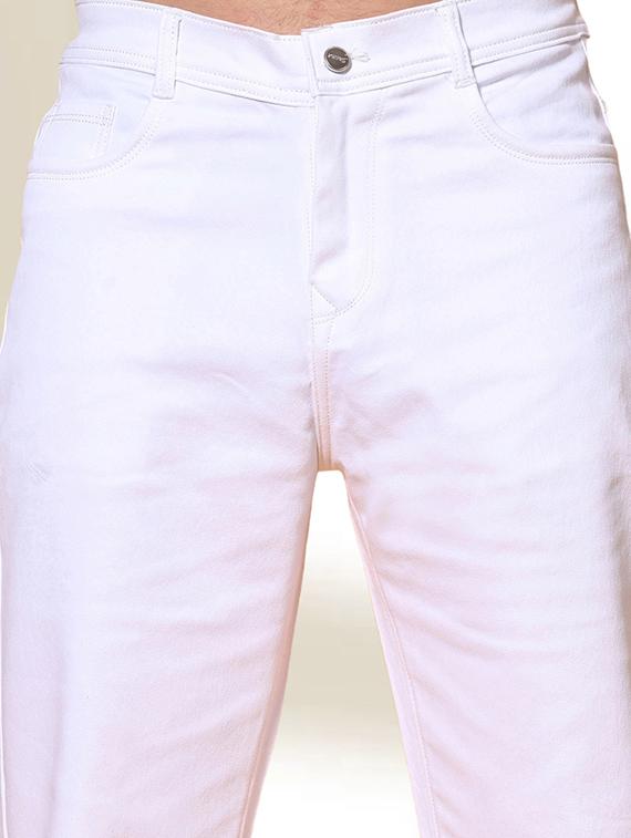 men white plain mid rise relaxed fit jeans - 22012893 - Standard Image - 3