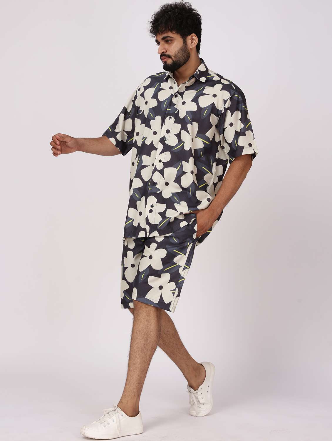 men floral printed short shorts & shirt co-ords set - 22012953 -  Zoom Image - 0
