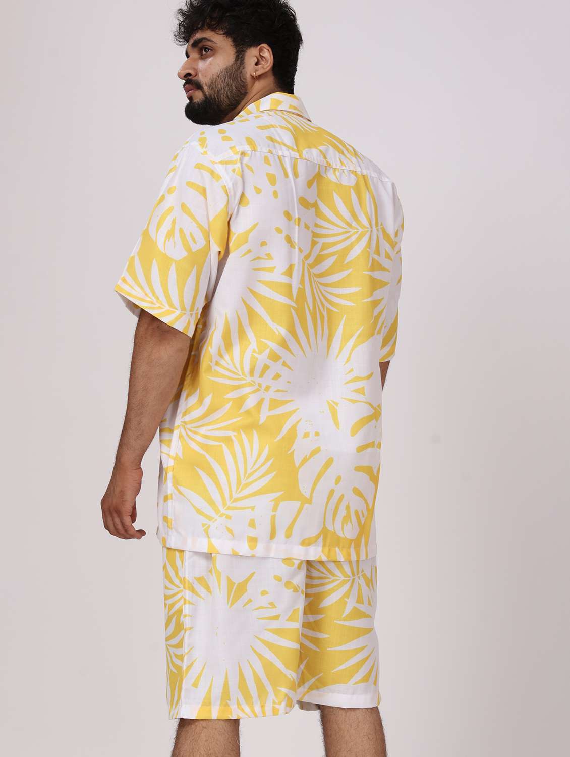 men printed short shorts & shirt co-ords set - 22012956 - Standard Image - 3