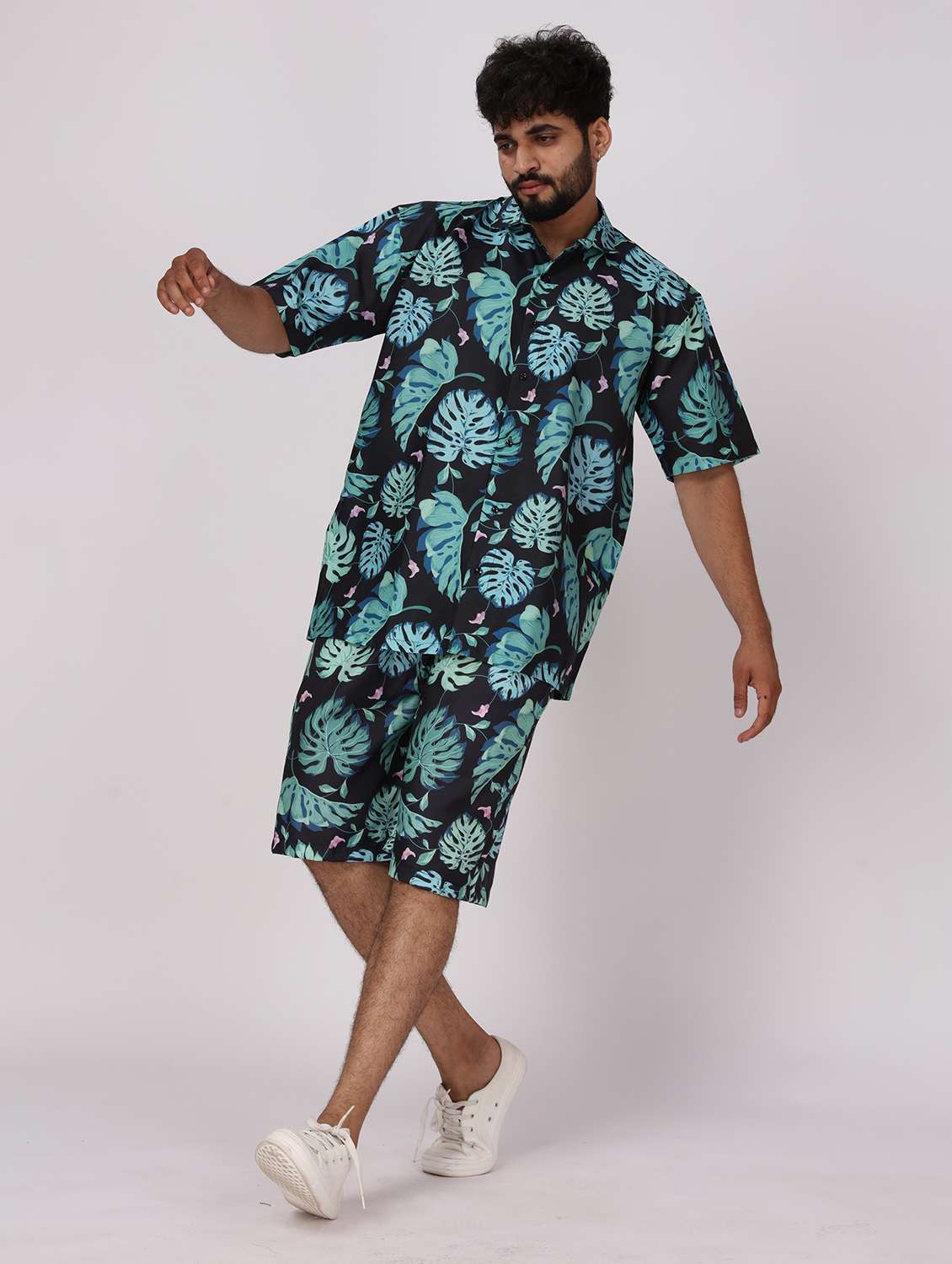 men printed short shorts & shirt co-ords set