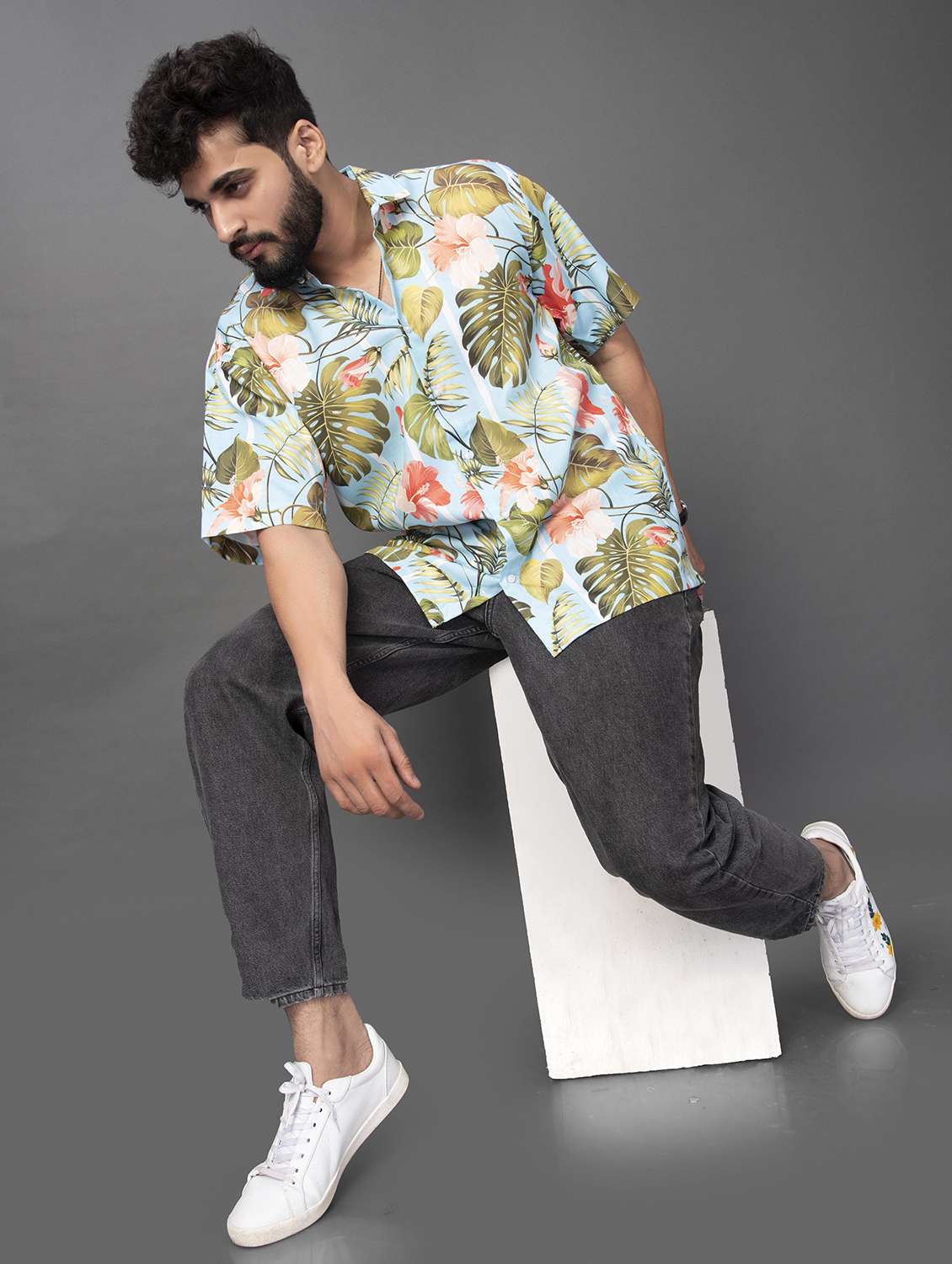 men floral printed short sleeve oversized casual shirt - 22013107 -  Standard Image - 3