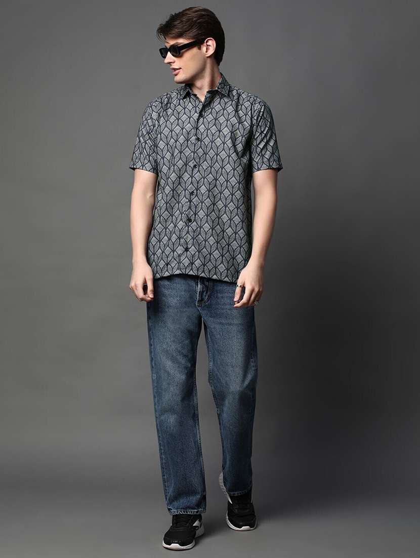 men printed short sleeve regular fit casual shirt - 22013220 -  Standard Image - 3