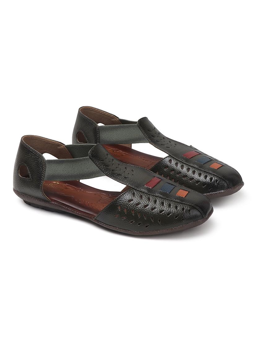 women solid back strap sandal - 22013278 - Standard Image - 3