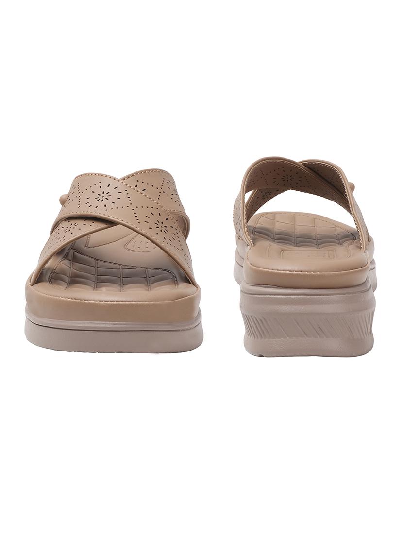 women solid slip on flats - 22013282 - Standard Image - 5