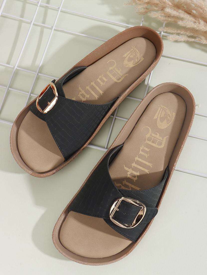 women solid slip on flats - 22013294 -  Zoom Image - 0
