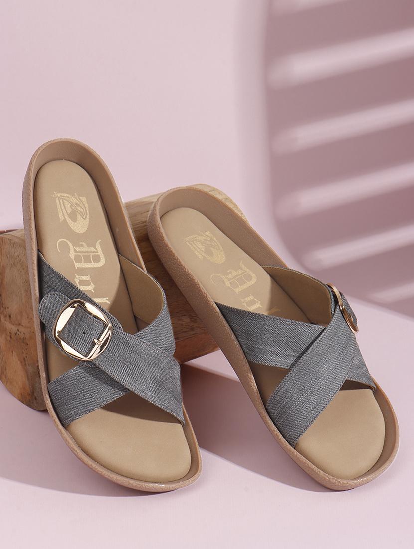 women solid slip on flats - 22013297 -  Zoom Image - 0