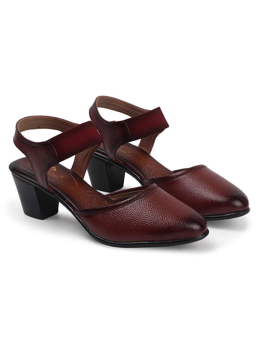 women solid back strap sandal - 22013337 - Standard Image - 3