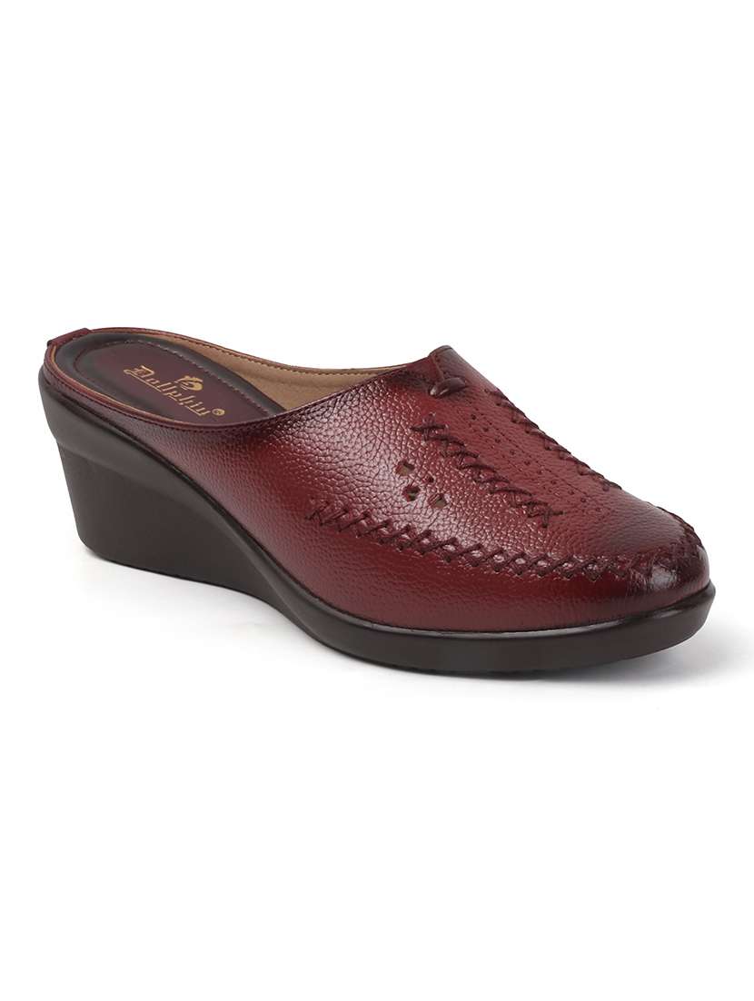 women solid slip on wedge mule - 22013342 - Standard Image - 3