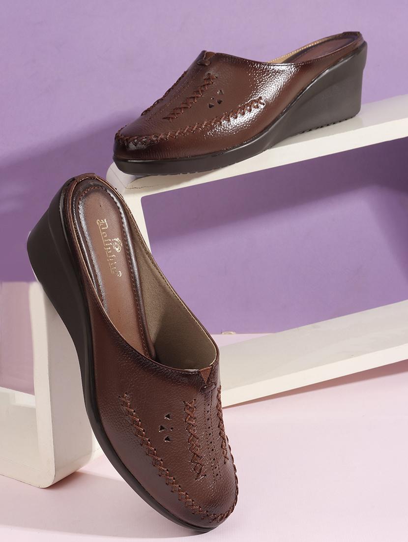 women solid slip on wedge mule - 22013343 - Zoom Image - 0