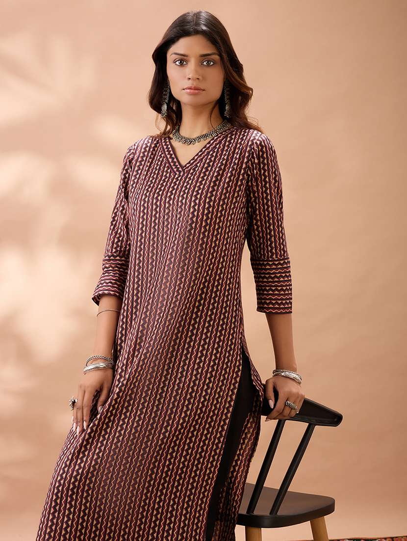 globus women maroon geometric print v-neck calf length straight kurta & pant set - 22013348 -  Standard Image - 3