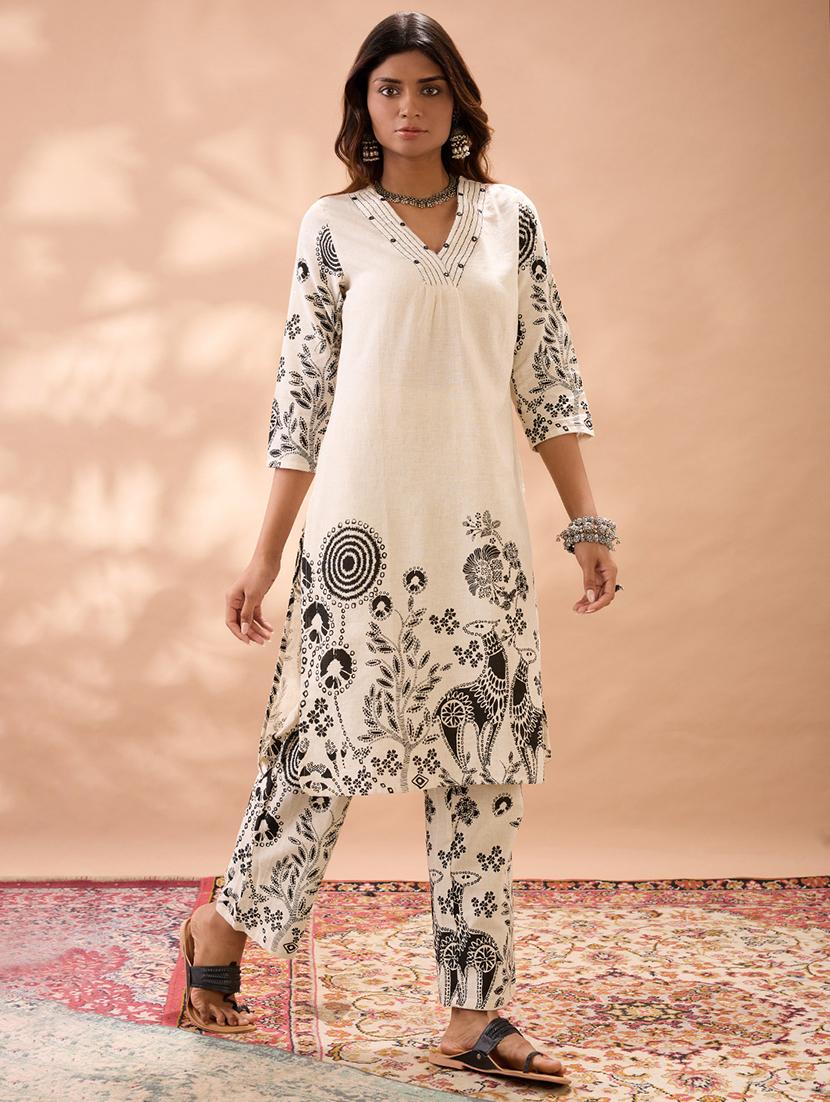 globus women black gond floral print v-neck plated calf length straight kurta & pant set - 22013349 - Zoom Image - 0