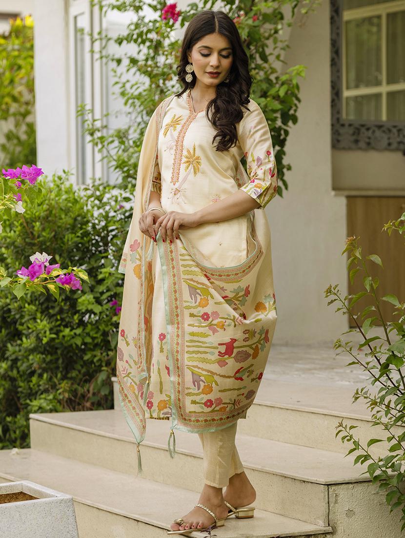women embroidered three quarter sleeve kurta pant with dupatta set - 22014108 - Standard Image - 3