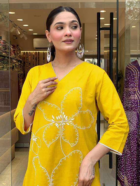 women embroidered three quarter sleeve kurta pant with dupatta set - 22014118 - Standard Image - 5