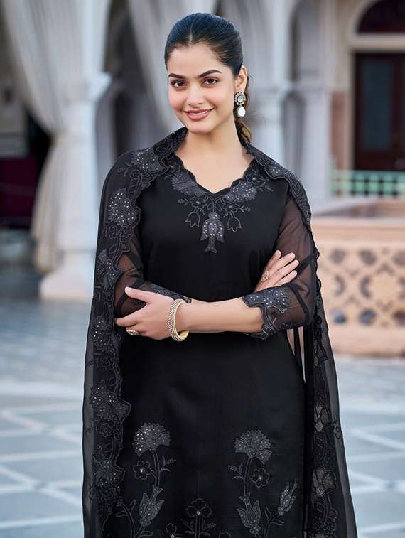 women embroidered three quarter sleeve kurta pant with dupatta set - 22014122 - Standard Image - 5