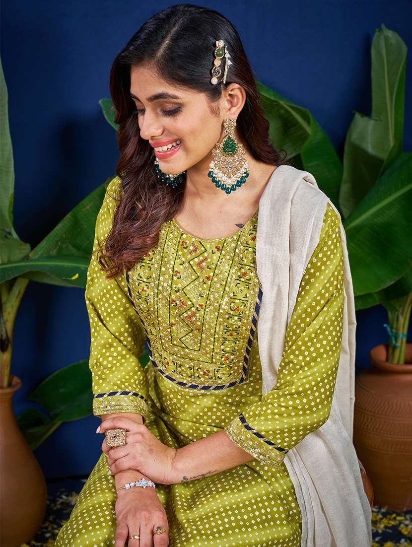 women three quarter sleeve kurta pant with dupatta set - 22014154 - Standard Image - 3