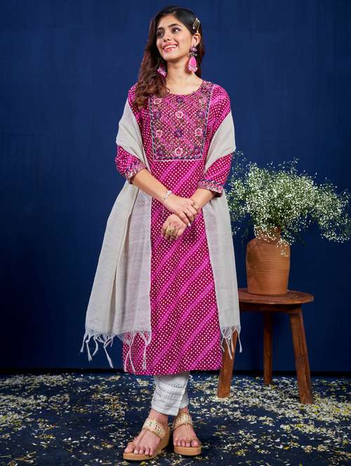 women three quarter sleeve kurta pant with dupatta set - 22014155 - Standard Image - 0
