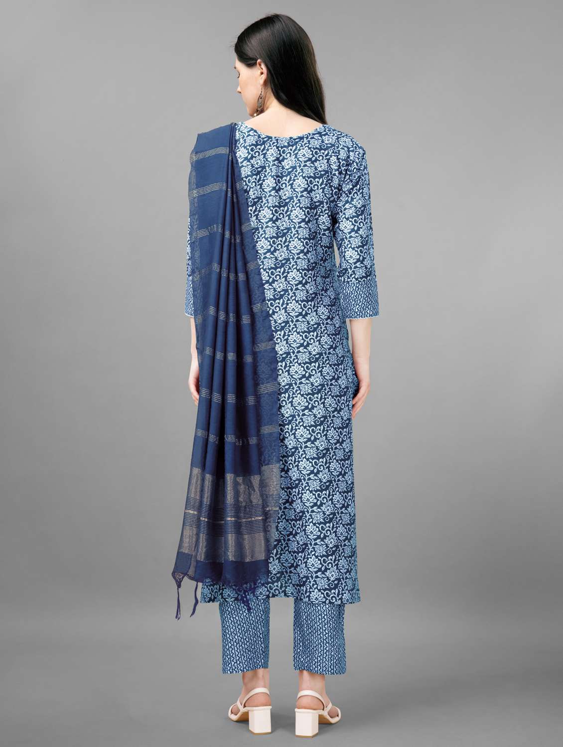 women three quarter sleeve kurta pant with dupatta set - 22014173 -  Standard Image - 3