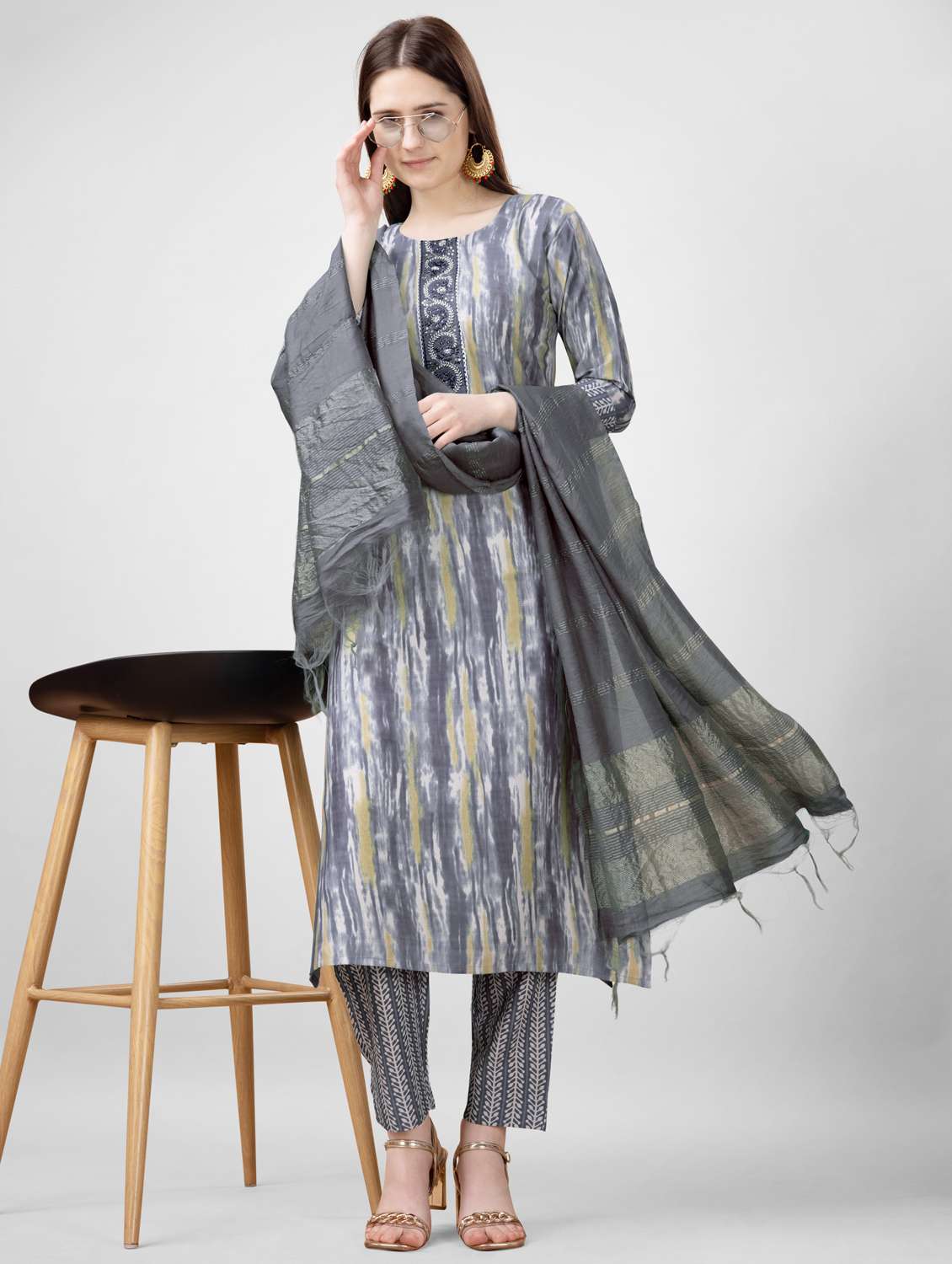 women three quarter sleeve kurta pant with dupatta set